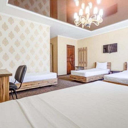 Kausar Hotel Бишкек Екстериор снимка