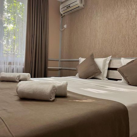 Kausar Hotel Бишкек Екстериор снимка