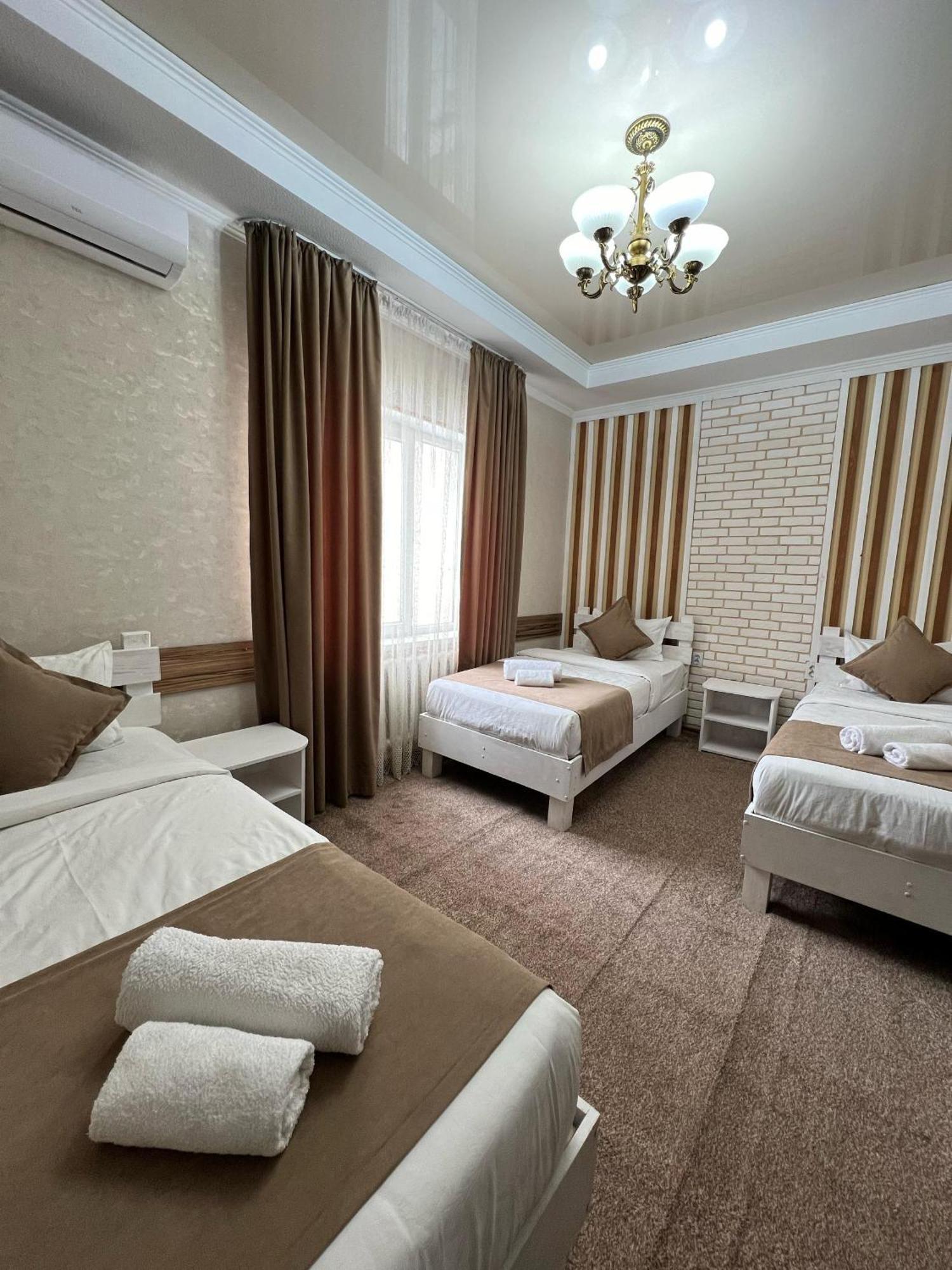 Kausar Hotel Бишкек Екстериор снимка