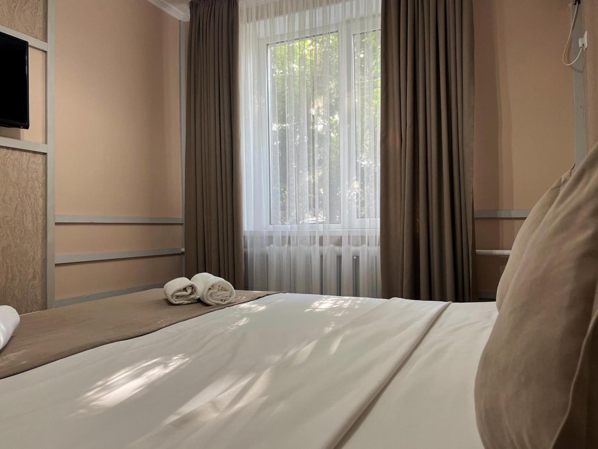 Kausar Hotel Бишкек Екстериор снимка